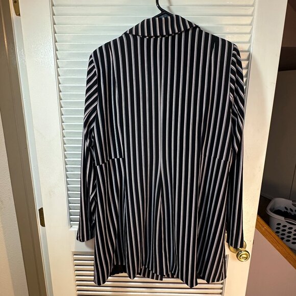 Torrid Black Pinstripe Longline Single-Button Blazer – Women’s Size 1X - Picture 9 of 12